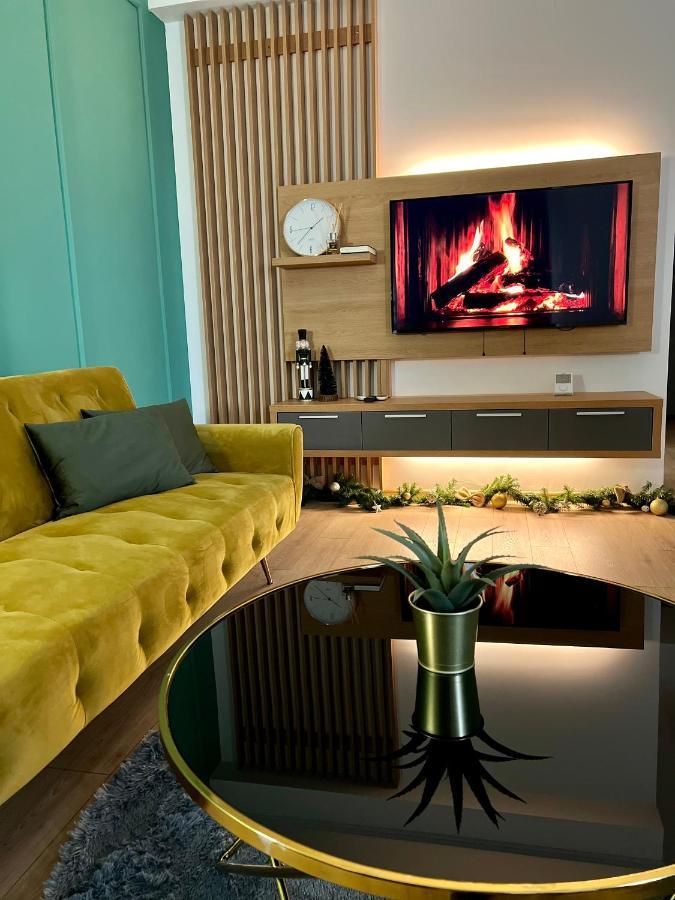 Huggo Apartment 35 Targu Mures Ngoại thất bức ảnh